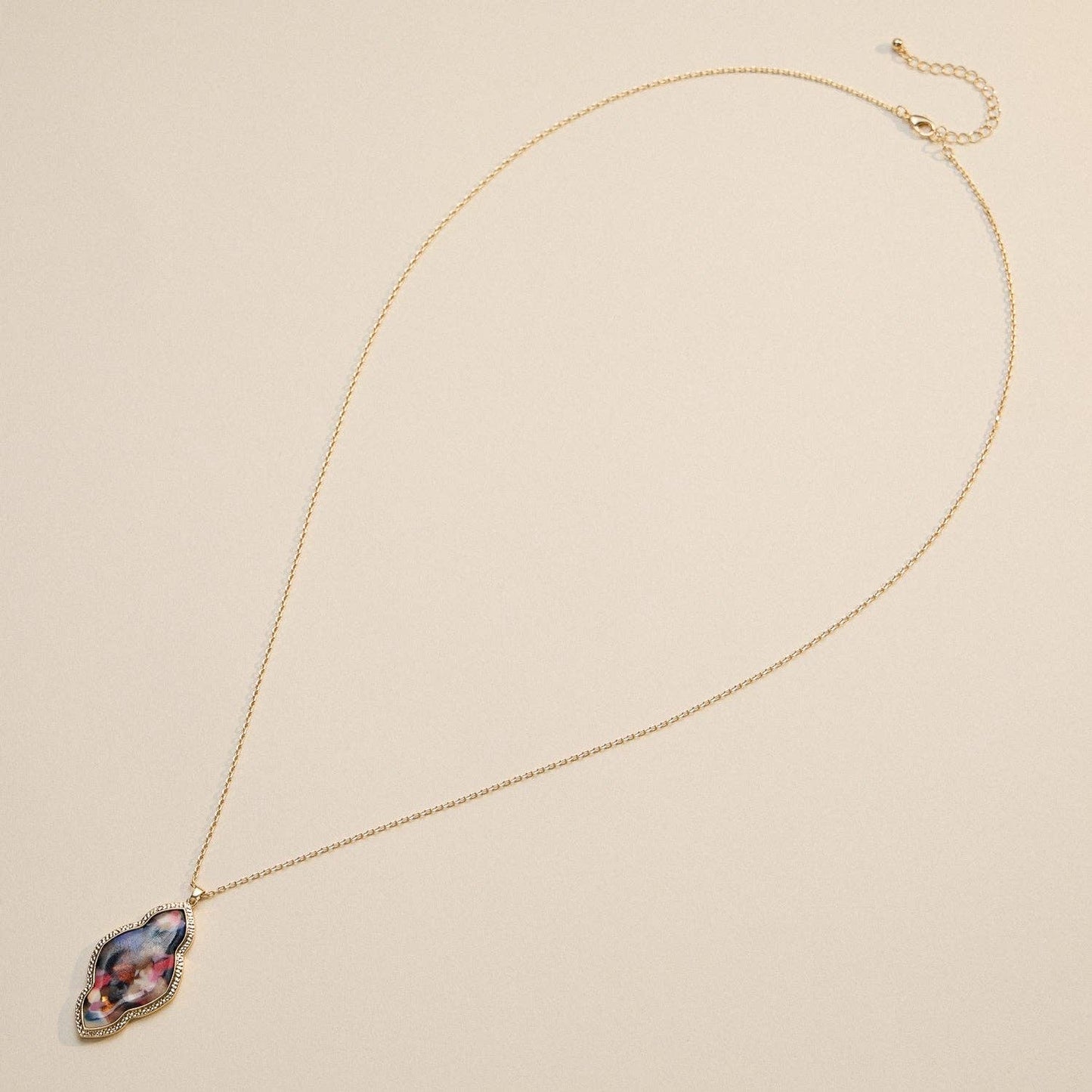 Iridescent Cloud-Shaped Pendant Necklace