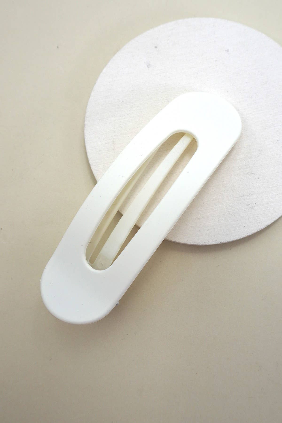 OVAL LAY DOWN FLAT HAIR CLAW CLIPS