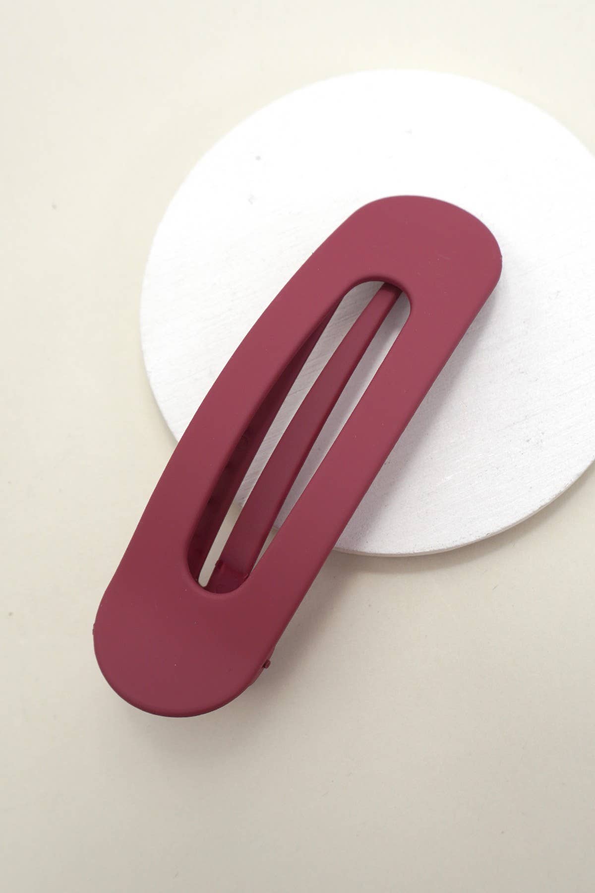 OVAL LAY DOWN FLAT HAIR CLAW CLIPS