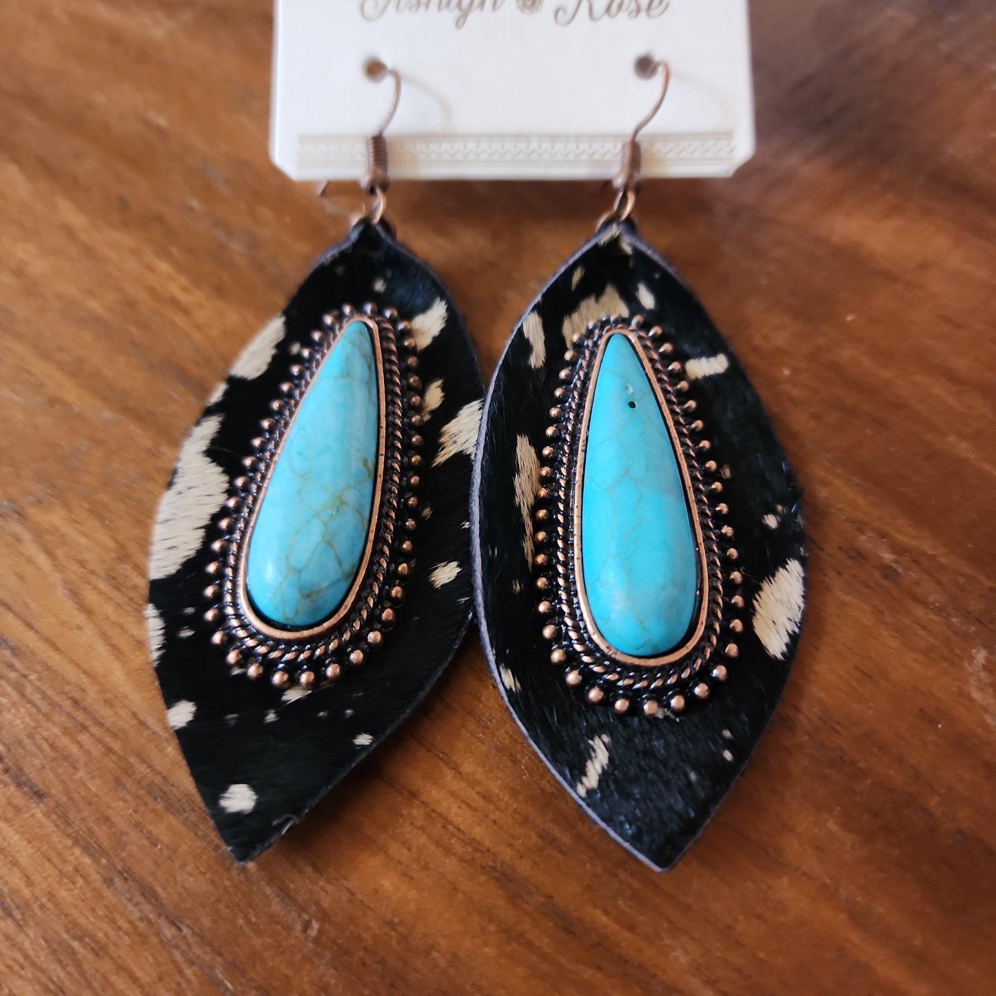 Say Howdy Rain Drop with Center Stone, Black Cowhide